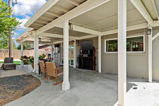 8307 Parasol Ln, Houston, TX 77064 - view of patio / terrace