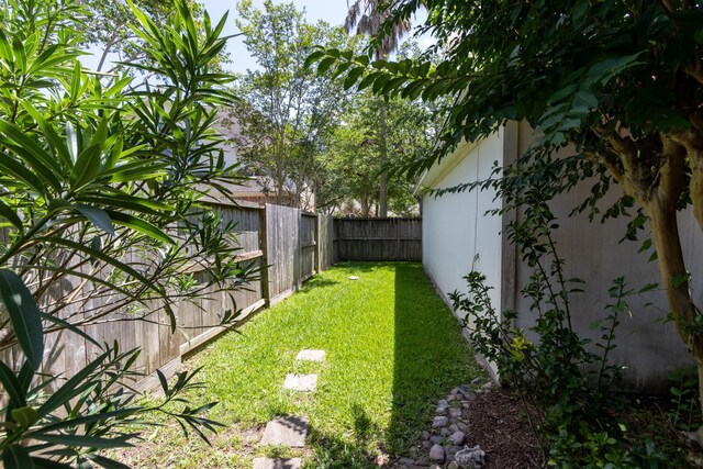 2107 Enchanted Lake Dr, League City, TX 77573 - view of yard