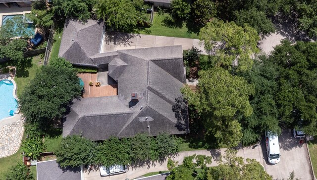 2107 Enchanted Lake Dr, League City, TX 77573 - view of subject property with a pool area