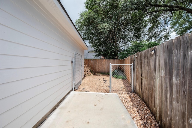 939 Mulberry Ridge Way, Houston, TX 77062 - view of patio / terrace