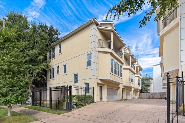 6124 Tyne St, Houston, TX 77007 - photo 1