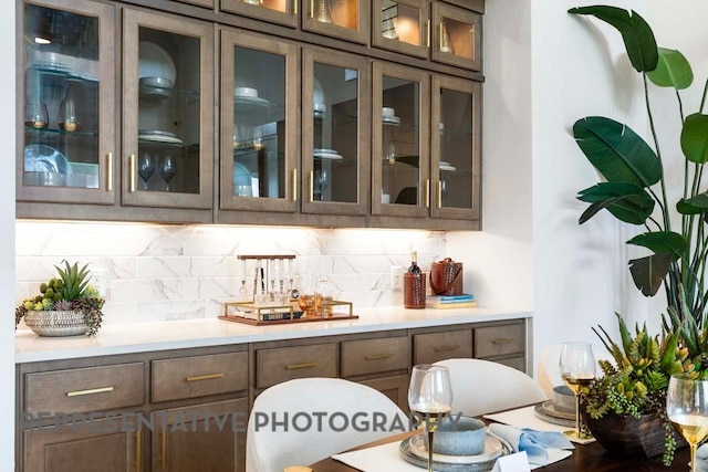 2334 Vargas St, Magnolia, TX 77316 - bar with tasteful backsplash
