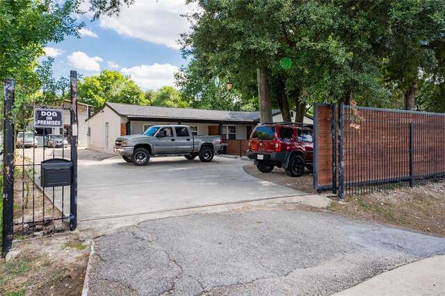 9305 Emnora Ln, Houston, TX 77080 - view of car parking