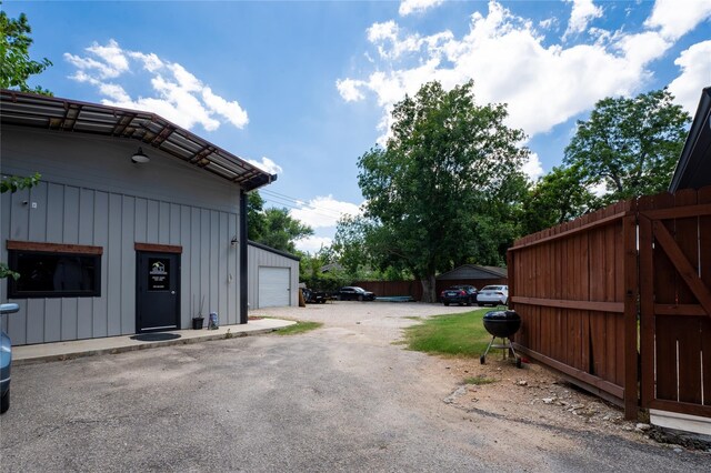 9305 Emnora Ln, Houston, TX 77080 - view of road