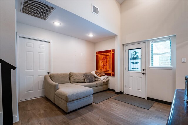 9305 Emnora Ln, Houston, TX 77080 - entryway with wood finished floors and baseboards