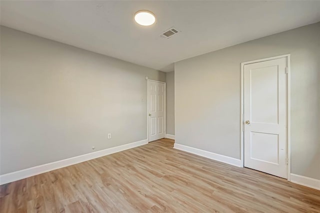 5102 Lyndhurst Dr, Houston, TX 77033 - unfurnished room featuring light wood-style flooring and baseboards
