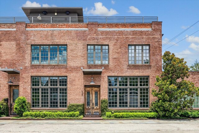 808 Coronado St, Houston, TX 77009 - view of front of home with brick siding