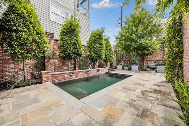 808 Coronado St, Houston, TX 77009 - view of swimming pool with a patio area