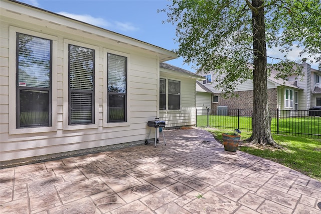 1511 Tournament Ct, Crosby, TX 77532 - view of patio