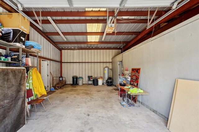 2432 Westpine Rd, Beaumont, TX 77713 - garage featuring water heater