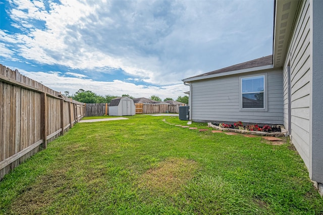 28861 Llano River Loop, Spring, TX 77386 - view of yard featuring central AC