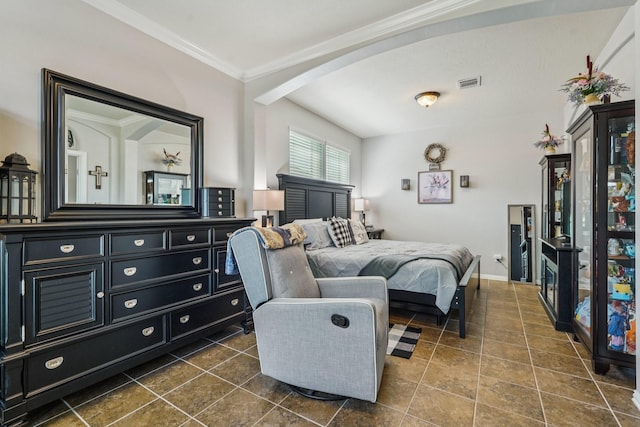 6546 Turner Fields Ln, Dickinson, TX 77539 - bedroom featuring crown molding, baseboards, and arched walkways