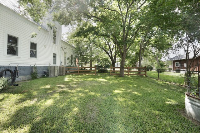 315 Walnut St, New Ulm, TX 78950 - photo 29