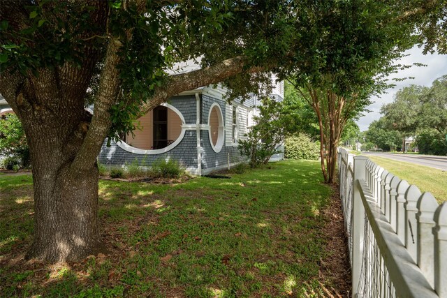 315 Walnut St, New Ulm, TX 78950 - photo 33