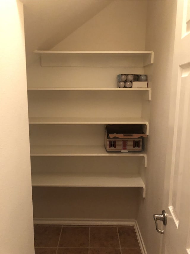 2726 Maybrook Hollow Ln, Houston, TX 77047 - view of pantry