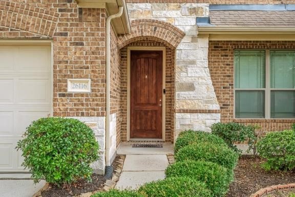 26116 Chivalry Ct, Kingwood, TX 77339 - photo 3