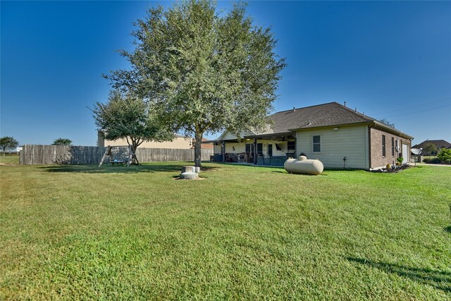 3077 Dees Cir, Sealy, TX 77474 - view of yard