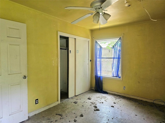 4926 Idaho St, Houston, TX 77021 - unfurnished bedroom featuring a closet and a ceiling fan
