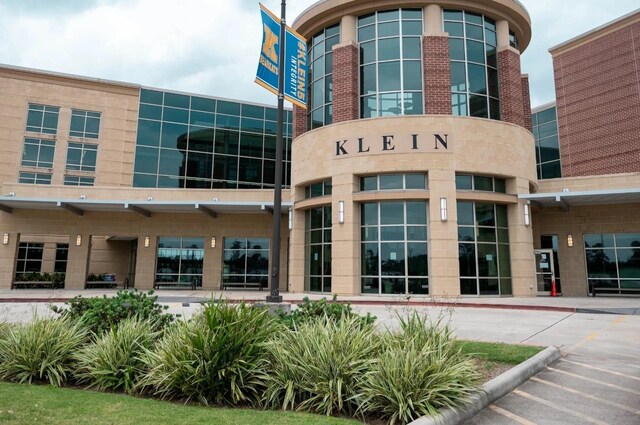 4926 Wunder Way, Houston, TX 77069 - view of building exterior