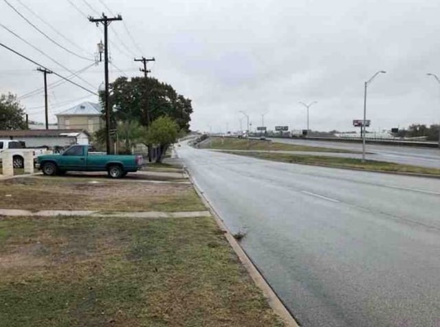 2259 N Interstate 35, San Antonio, TX 78208 - view of asphalt street with street lighting