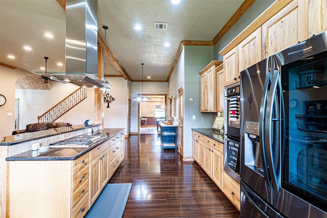 38766 Wyatt Chapel Rd, Hempstead, TX 77445 - kitchen with stainless steel appliances, light brown cabinetry, ornamental molding, a ceiling fan, and open floor plan