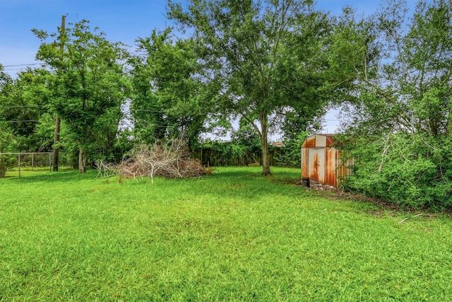 1323 W Donovan St, Houston, TX 77091 - view of yard with a storage shed