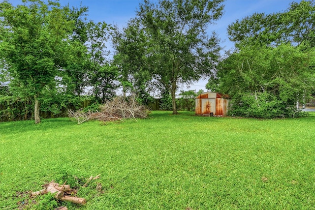 1323 W Donovan St, Houston, TX 77091 - view of yard featuring a shed