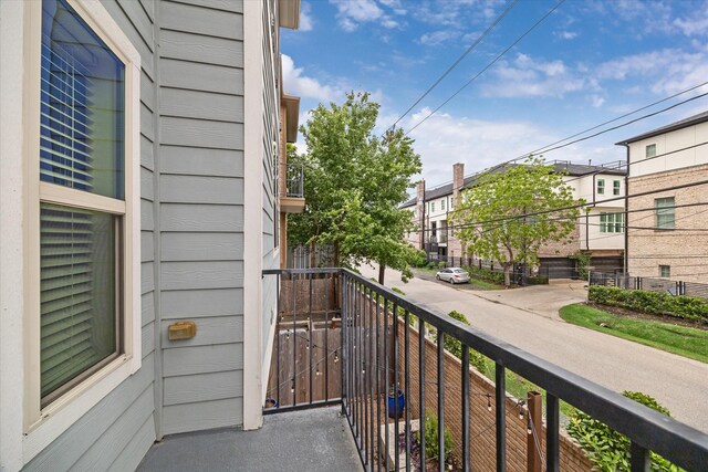 6013 Kansas St Unit B, Houston, TX 77007 - balcony with a residential view