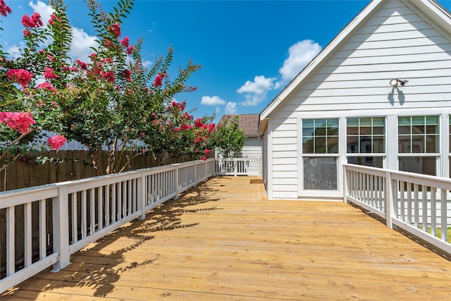 719 Shaver St, Pasadena, TX 77506 - view of wooden terrace