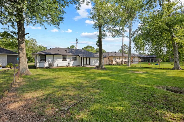 2319 Helena Ave, Nederland, TX 77627 - view of yard