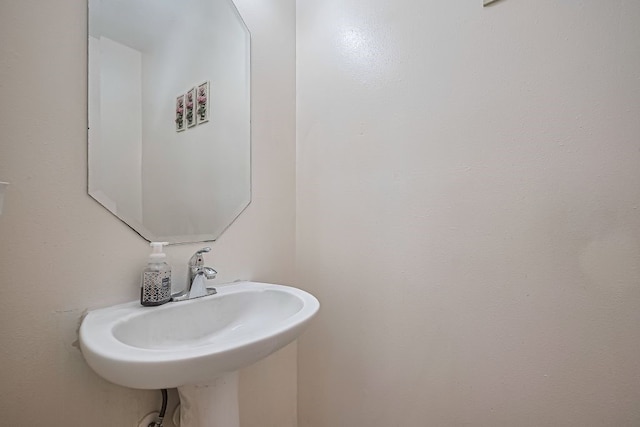 14723 Belterraza Dr, Houston, TX 77083 - bathroom featuring a sink