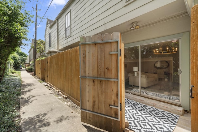 14703 Barryknoll Ln Unit 26, Houston, TX 77079 - view of side of home