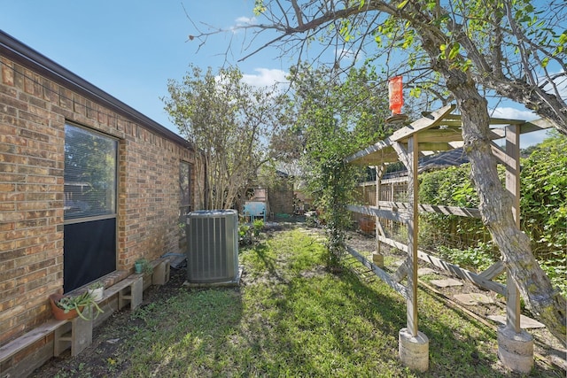 7202 Las Brisas Dr, Houston, TX 77083 - view of yard featuring central AC