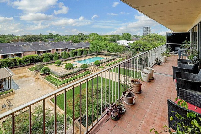 2200 Willowick Rd Unit 4E, Houston, TX 77027 - balcony featuring view of pool area