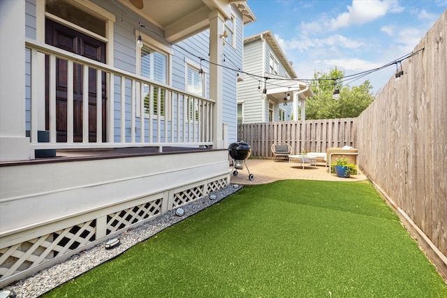 1136 Nadine St, Houston, TX 77009 - fenced backyard featuring a patio