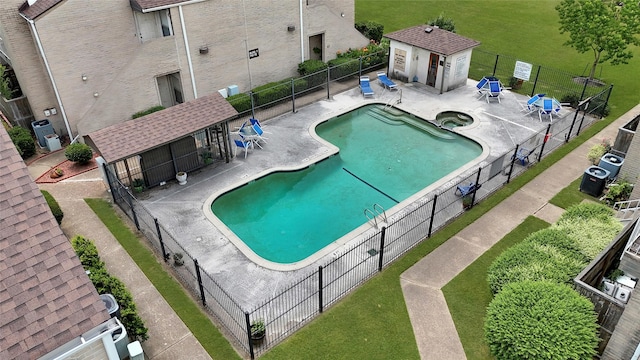 2011 Spenwick Dr Unit 415, Houston, TX 77055 - community pool featuring an outbuilding and a patio area