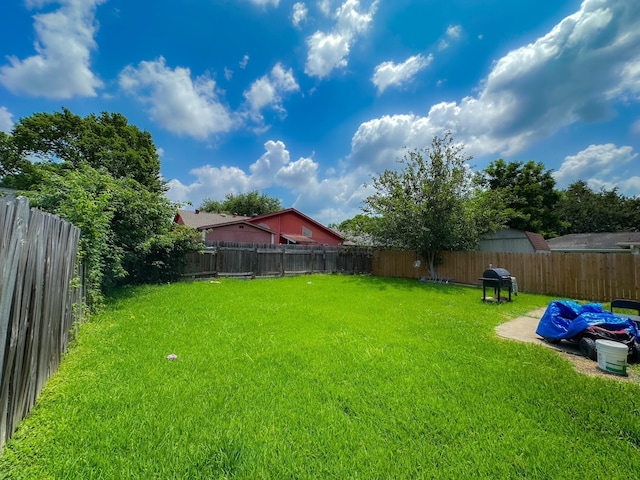 3426 Wuthering Heights Dr, Houston, TX 77045 - view of yard