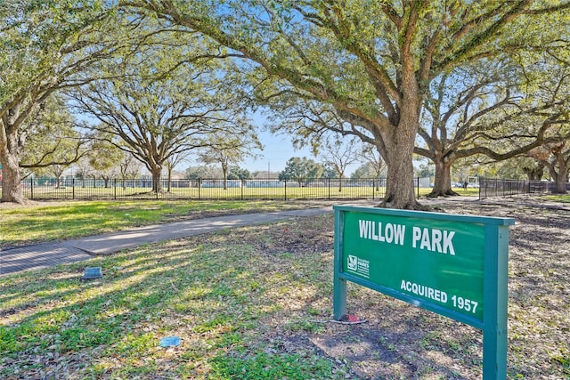 4813 Hummingbird St, Houston, TX 77035 - view of home's community