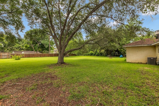 3405 E Circle Dr, Pearland, TX 77581 - view of yard with cooling unit