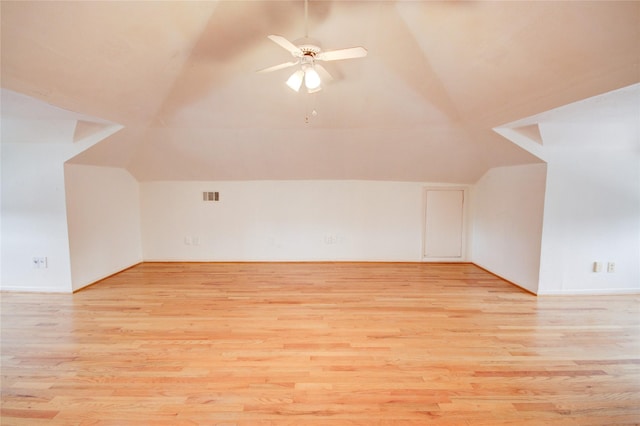 239 Westheimer Rd, Houston, TX 77006 - bonus room with light wood-style flooring, vaulted ceiling, and ceiling fan