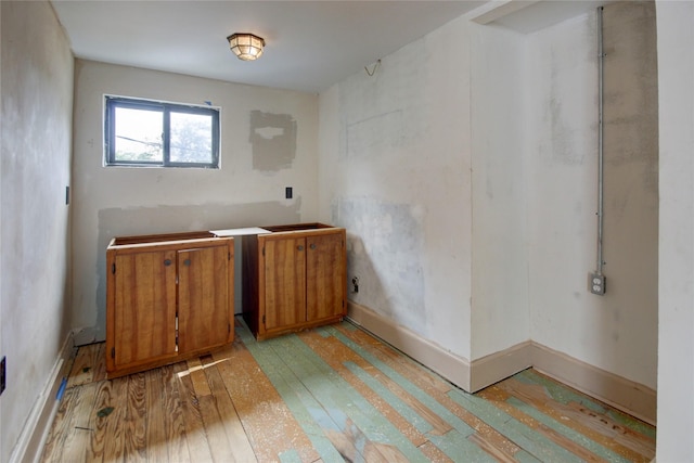 239 Westheimer Rd, Houston, TX 77006 - bar area featuring light wood-style floors