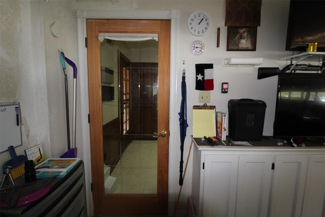 32226 Divot Dr, Waller, TX 77484 - view of hall