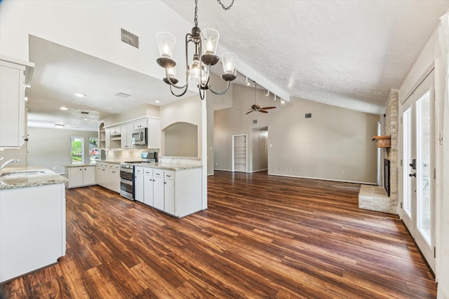 508 Williamsburg Cir, Friendswood, TX 77546 - photo 8