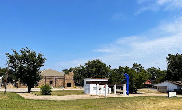 208 E Main St, Fairfield, TX 75840
