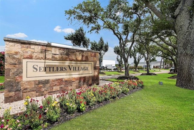 21055 Southern Colony Ct, Katy, TX 77449 - community / neighborhood sign featuring a lawn