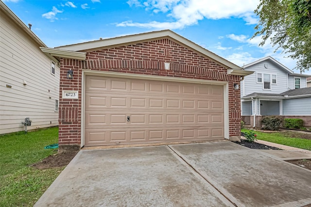 6723 Green Pear Ln, Houston, TX 77049 - garage with driveway