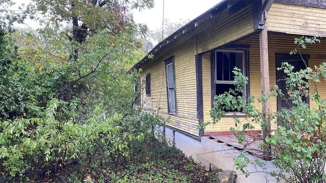 502 W 10th St, Coleman, TX 76834 - view of side of property