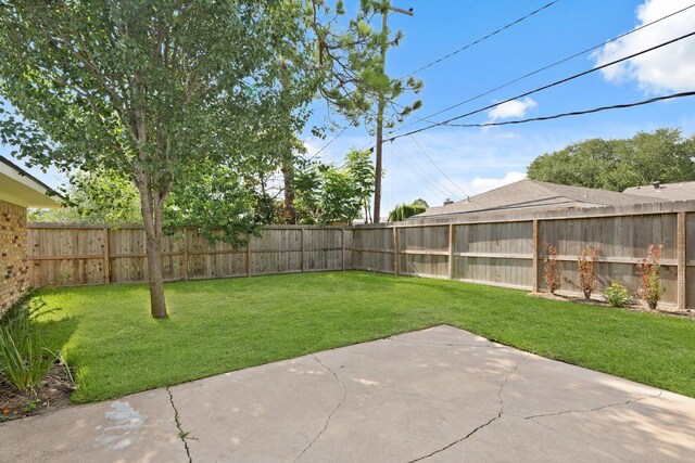 5302 Wigton Dr, Houston, TX 77096 - fenced backyard featuring a patio area