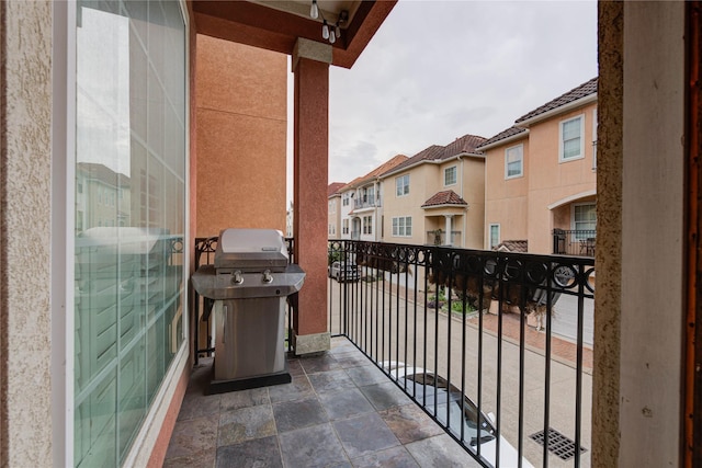 7115 Laguna Villas, Houston, TX 77036 - balcony with grilling area and a residential view