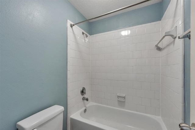1431 Hidden Terrace Dr, Sugar Land, TX 77479 - full bath featuring shower / bath combination, a textured ceiling, and a textured wall